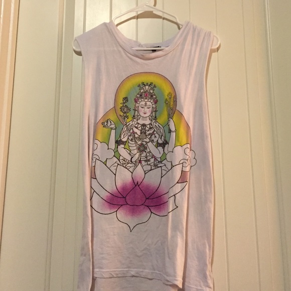 Lotus flower muscle t