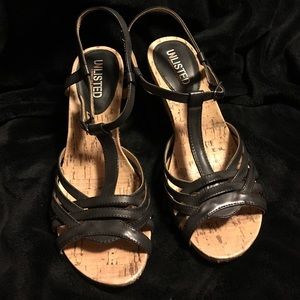Kenneth Cole black wedges