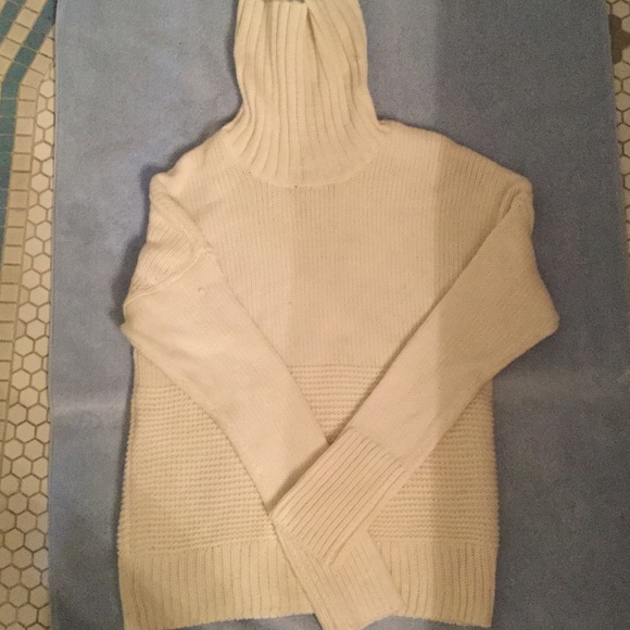 White Knit  Turtleneck