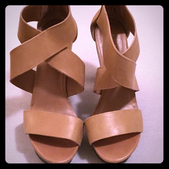 Aldo wedge sandals size 6
