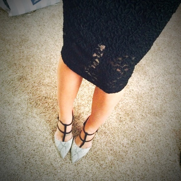 Black Midi Lace Dress - Picture 3 of 4