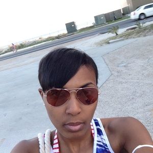 Meet your Posher, Jennell