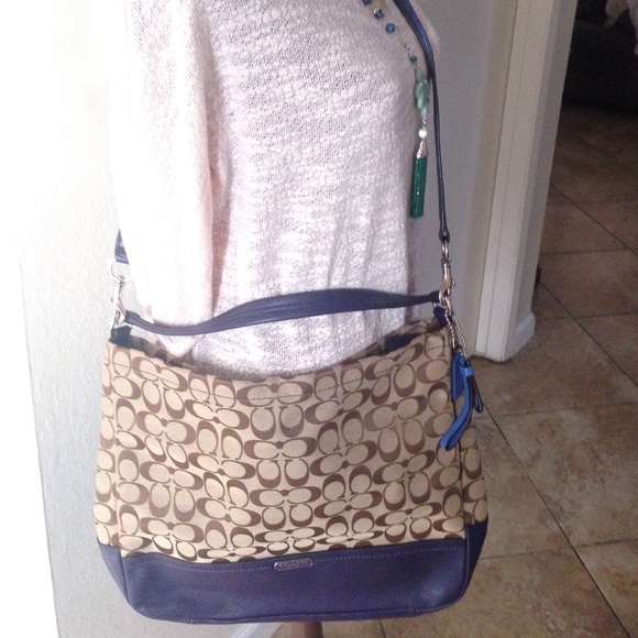 🚫SOLD🚫 Coach Park Signature Hobo #130 - Picture 2 of 4