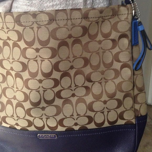 🚫SOLD🚫 Coach Park Signature Hobo #130 - Picture 4 of 4