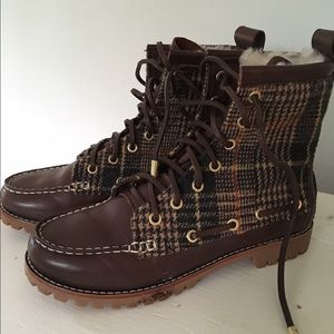 Tory Burch Shearling lined boots size 6