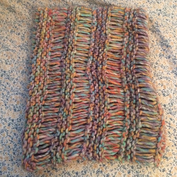 Colorful circle neck scarf