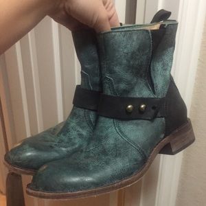 *Price drop today only* Lucchese Olivia Short Boot