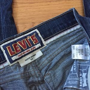 Levi's