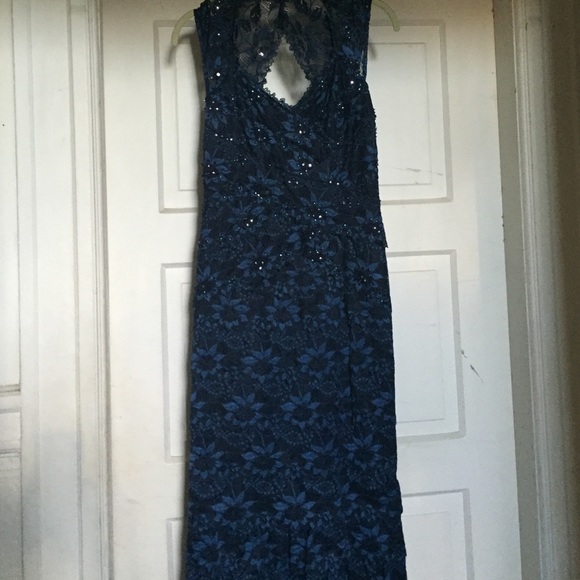 Beautiful blue dress - Picture 2 of 4