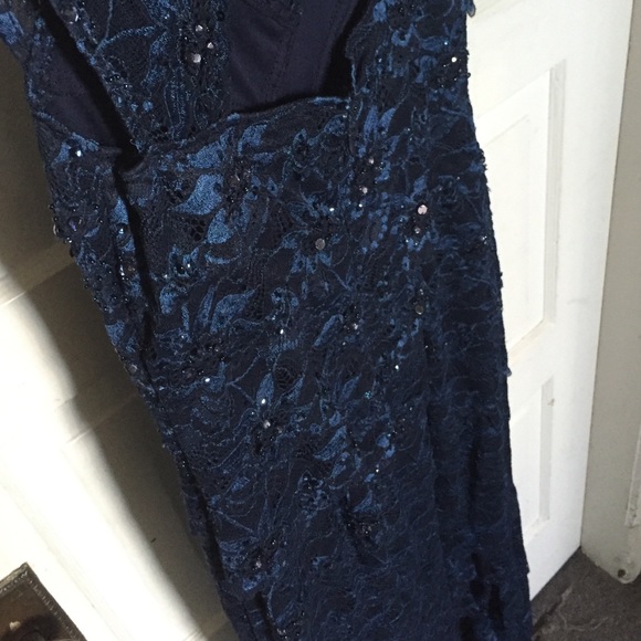 Beautiful blue dress - Picture 4 of 4