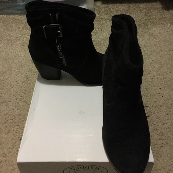 ZIGI SOHO BLACK 'WESTERN'  HEELED BOOT. SIZE 8.