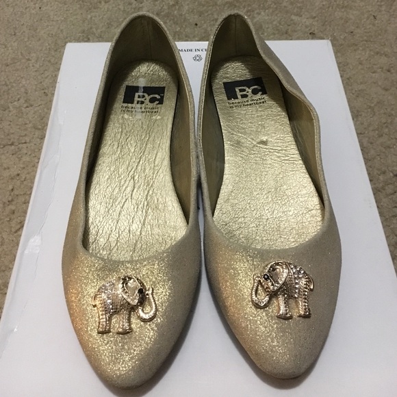 BC GOLD ELEPHANT EMBELLISHMENT FLAT. SIZE 7.5.