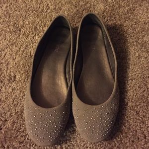 Nine West Grey studded flats