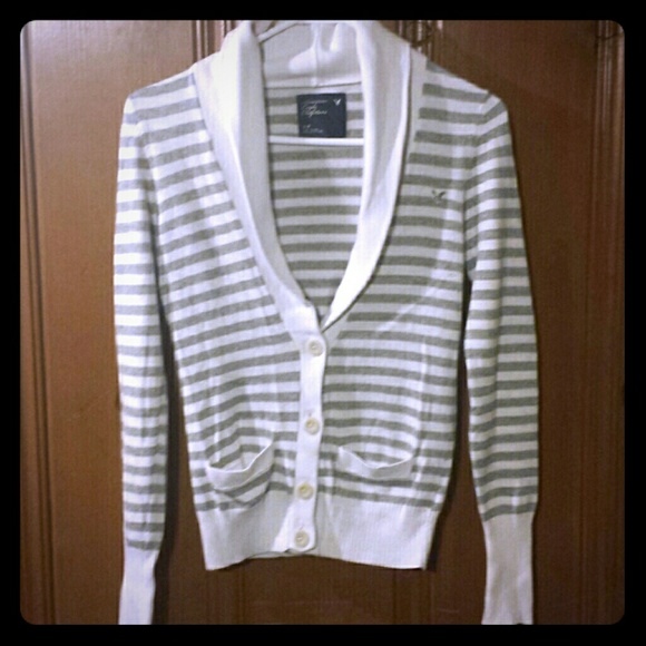 🍒PRICE DROP🍒 American Eagle Cardigan - Picture 1 of 3