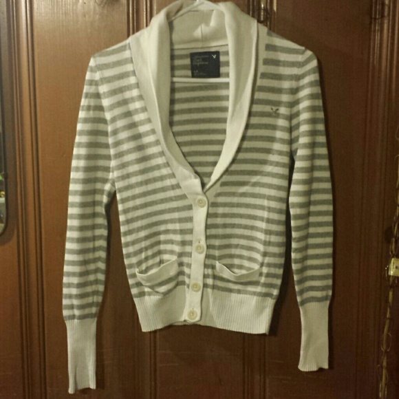 🍒PRICE DROP🍒 American Eagle Cardigan - Picture 2 of 3