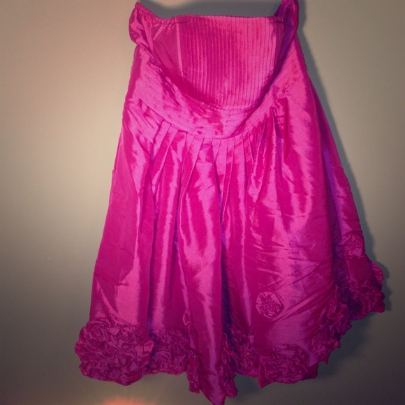 Super cute homecoming or formal dress