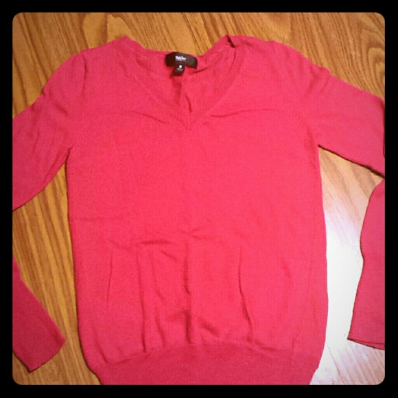 🍒PRICE DROP🍒Mossimo v-neck pullover - Picture 1 of 1