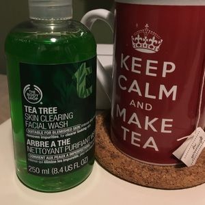 The Body Shop Tea Tree Facial Wash