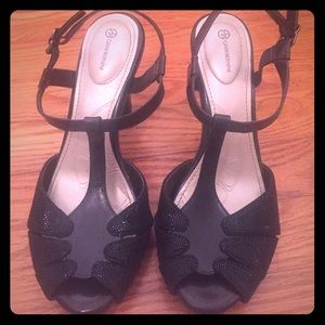 Giani Bernini Black Strappy Pumps Size 7