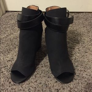 Black Open Heeled Pump