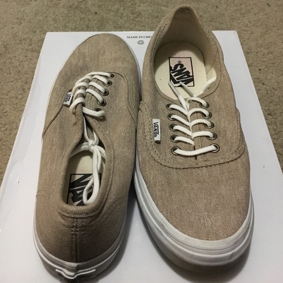 VANS TAN/BURLAP. WOMENS SIZE 8. MENS SIZE 6.5.