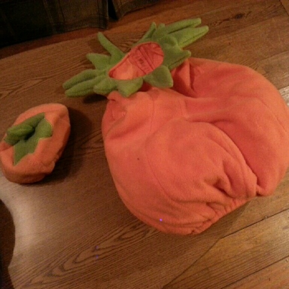 OLD NAVY 4T PUMPKIN HALLOWEEN COSTUME