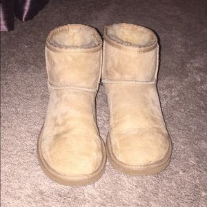 Authentic classic short uggs