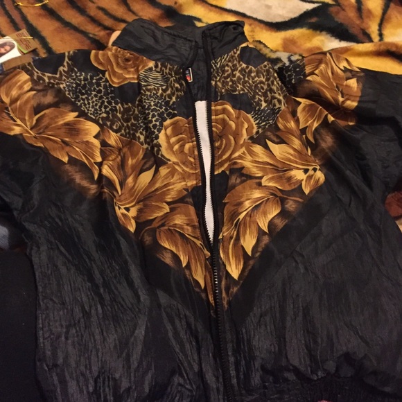 Argee sports like a windbreaker