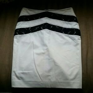 Bebe Lace Inset Skirt Size 6