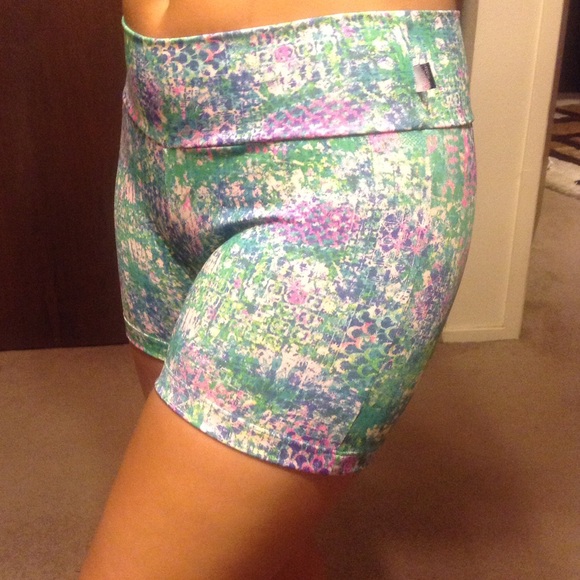 Sports tight shorts