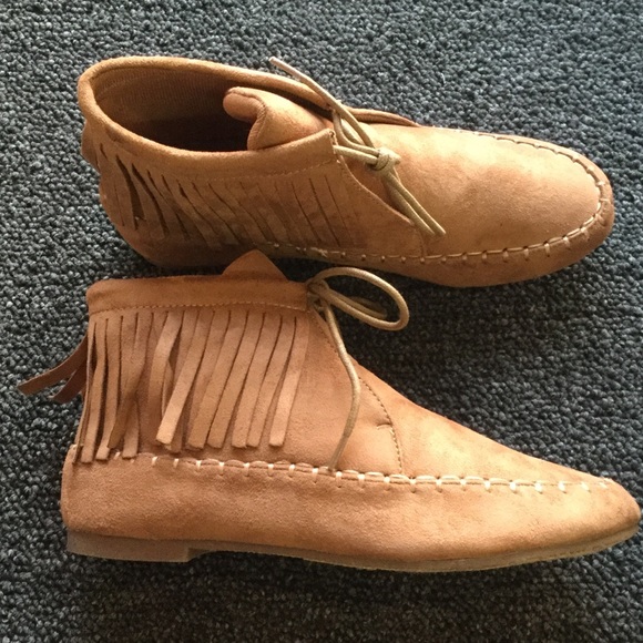 Fringe Moccasins - Picture 3 of 4