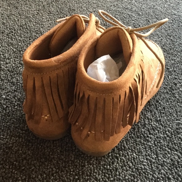 Fringe Moccasins - Picture 4 of 4