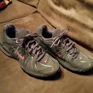 Women's Nike Tennis Shoe