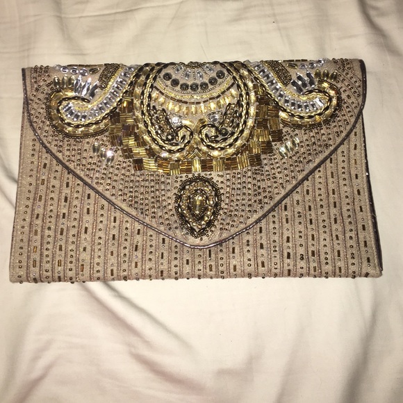 Beaded clutch