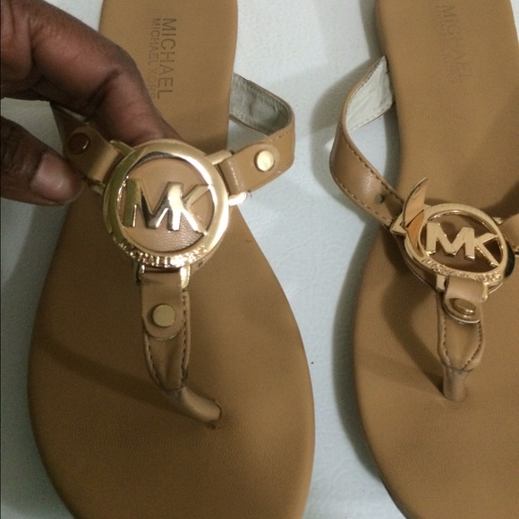 MK Tan Leather Flip Flops - Picture 4 of 4
