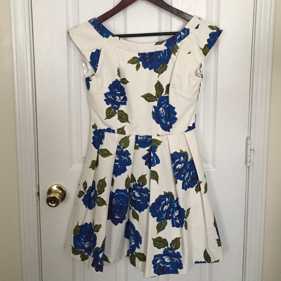NWT MINKPINK Vintage-Inspired Floral Dress