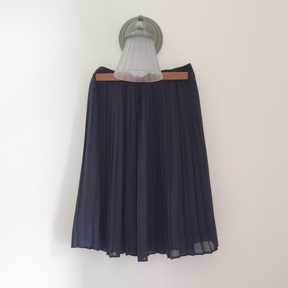 Uniqlo Pleated Skirt
