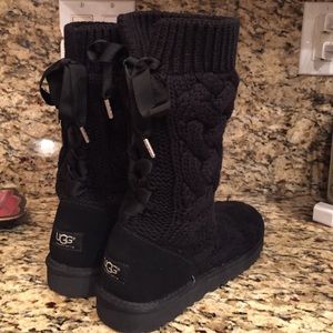 Ugg cable knit boots with bows