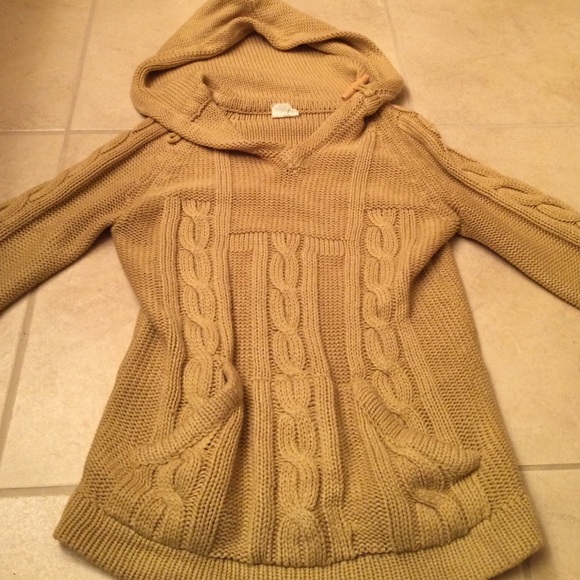 Hooded Sweater - Picture 2 of 4