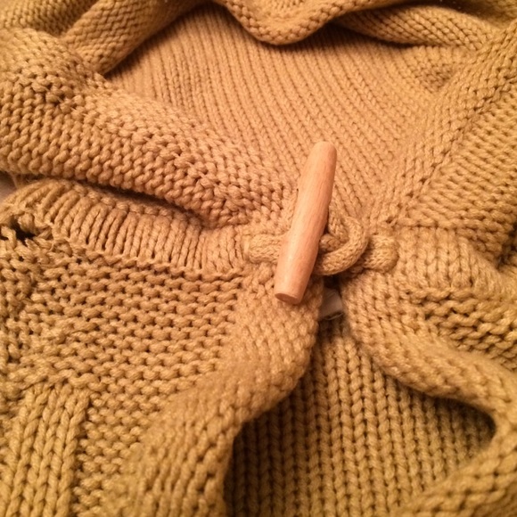 Hooded Sweater - Picture 3 of 4