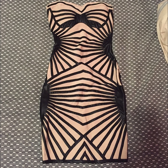 🚫SOLD ON Ⓜ️🚫 Bandage Bodycon Dress - Picture 2 of 4
