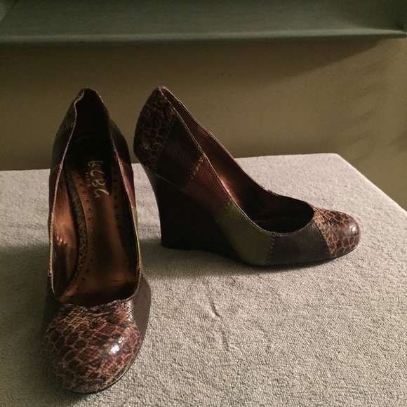 Multi color/texture wedge - Picture 3 of 4