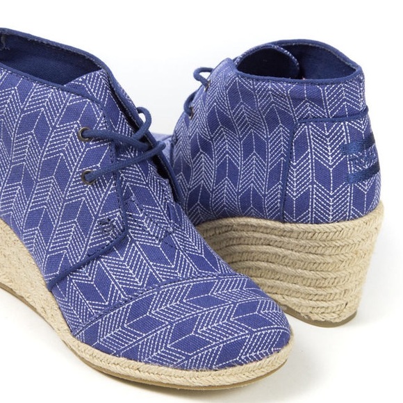 TOMS Shoes - NEW TOMS Espadrille Wedge