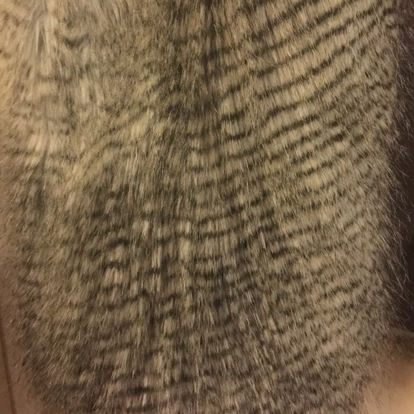 Long faux fur vest - Picture 2 of 2