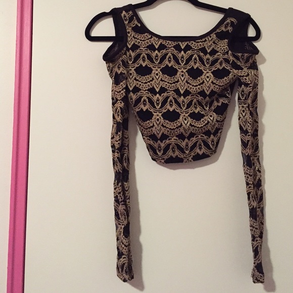 Keyhole Cold Shoulder Two Piece Crop Set - Picture 2 of 3