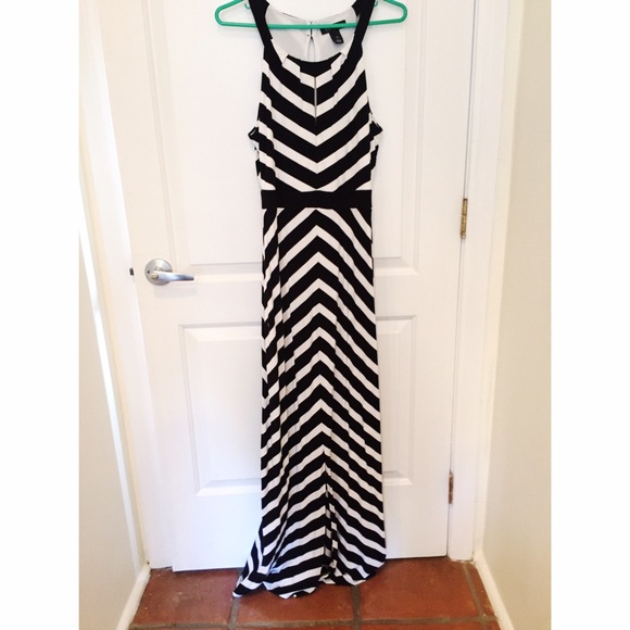 SOLD White House Black Market chevron maxi dress - Picture 3 of 4
