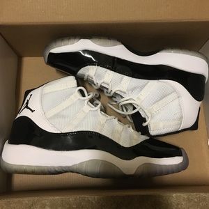 Brand New Jordan 11 Concord Size 6