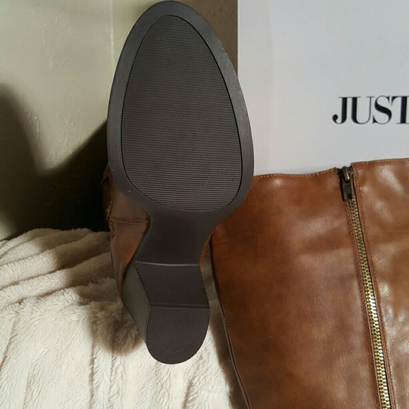 ❤SOLD❤Light/Medium brown Tall Boots - Picture 3 of 4