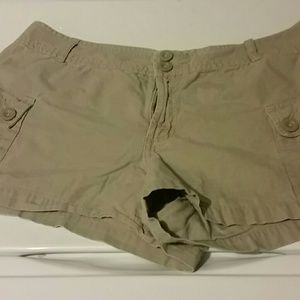 Moss issue shorts