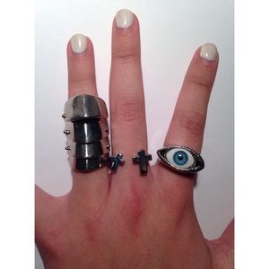 Silver Brandy Melville Rings 👽